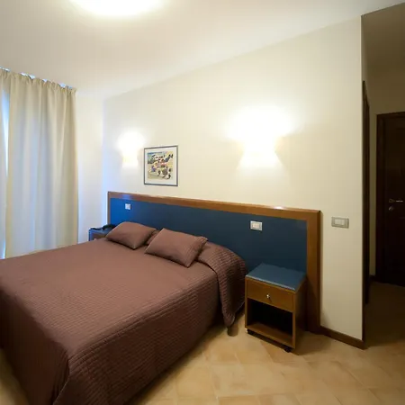 Dei Hotel 3*
