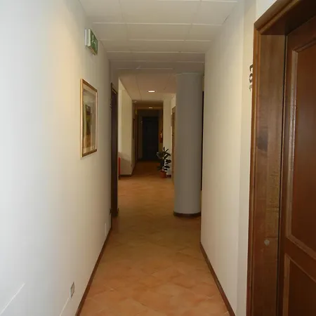 Dei Hotel 3*