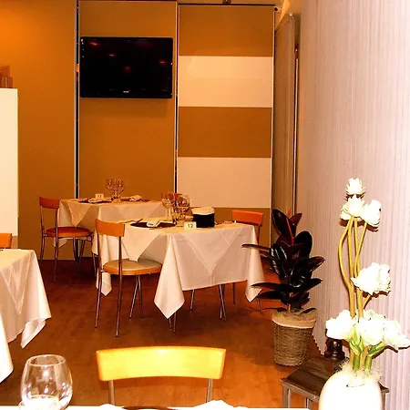 Dei Hotel 3*